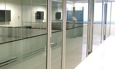 Перегородки из стекла в офисе купить в Нижнем Новгороде