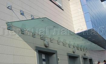 Стеклянные козырьки и навесы в Нижнем Новгороде. Готовые проекты ПерилаГлавСнаб
