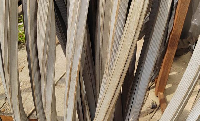 Уплотнитель в поручень с пазом 27х30 для стекла 10 мм, EPDM (палки 3 м) СЕРЫЙ сорт2 УЦЕНКА Фk305-G-с2 2