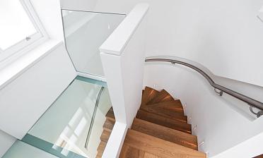 Стеклянный потолок в двухъярусной квартире купить в Нижнем Новгороде