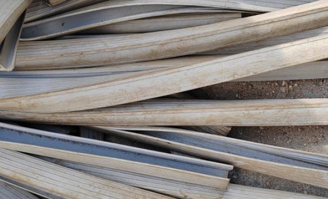 Уплотнитель в поручень с пазом 27х30 для стекла 10 мм, EPDM (палки 3 м) СЕРЫЙ сорт2 УЦЕНКА Фk305-G-с2 3